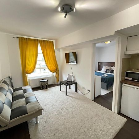 Captivating 1-Bed Apartment In London Exteriör bild