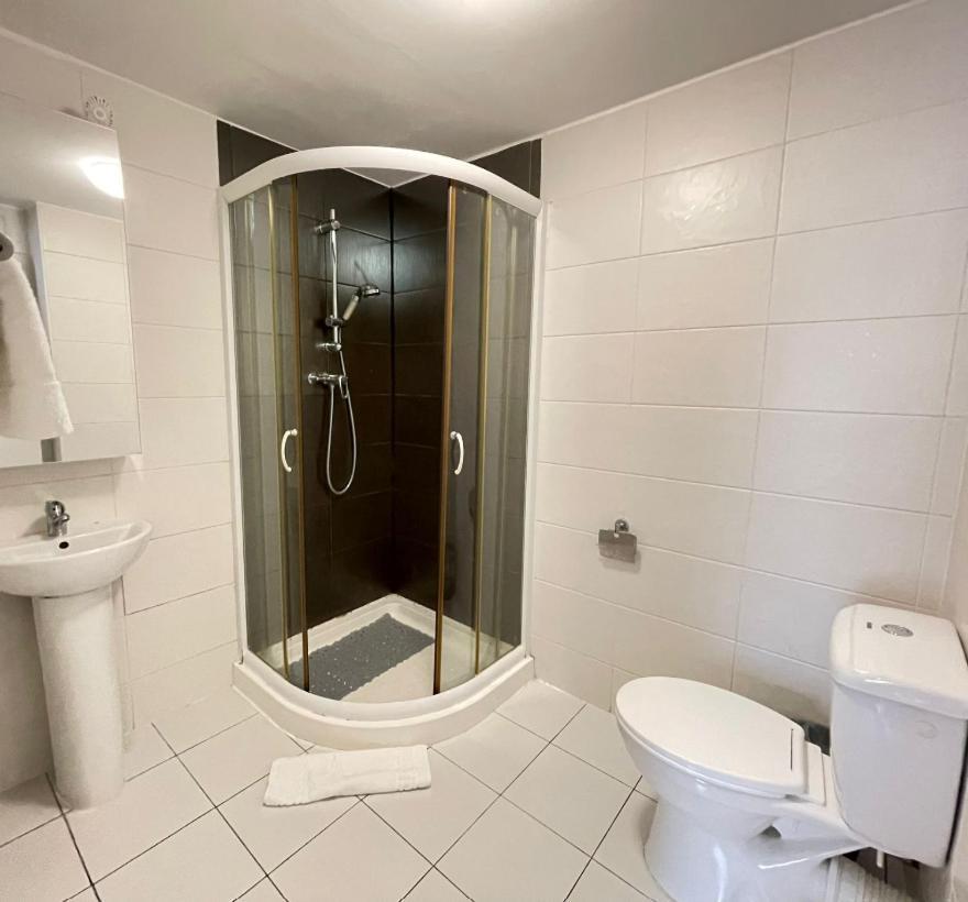 Captivating 1-Bed Apartment In London Exteriör bild